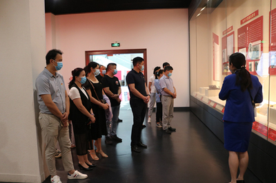 奮進(jìn)皖東百年路，初心映照新征程——市第二人民醫(yī)院組織參觀慶祝建黨100周年專(zhuān)題展覽